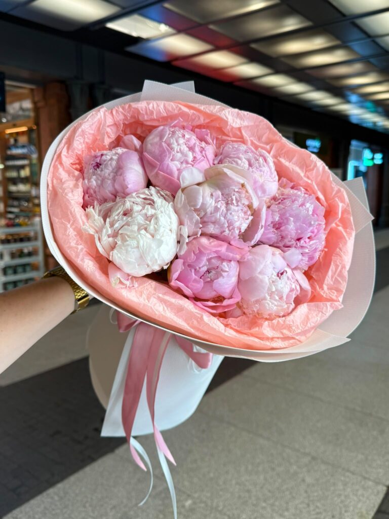 Bukiet Peony Charm 8 szt.